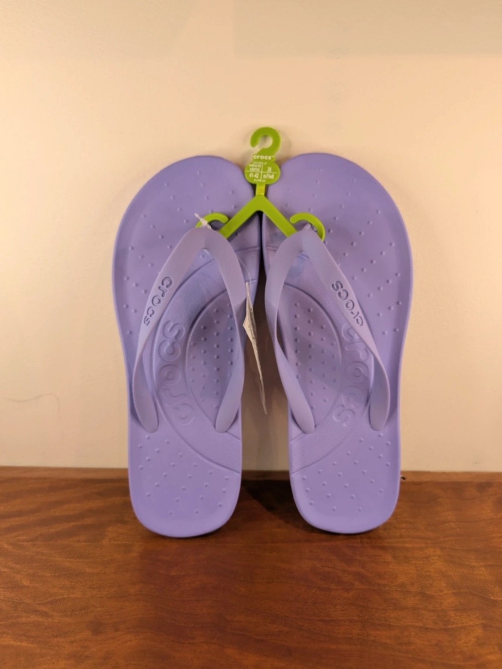 CROCS Women’s purple Flip Flop Sandals Sz 10